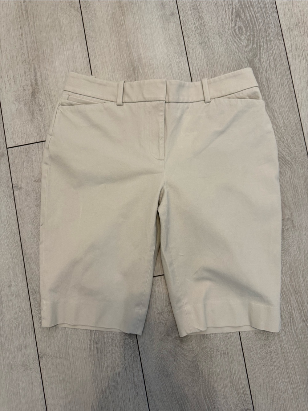 WHITE HOUSE BLACK  MARKET Women's Cream Chino Shorts, 4/30